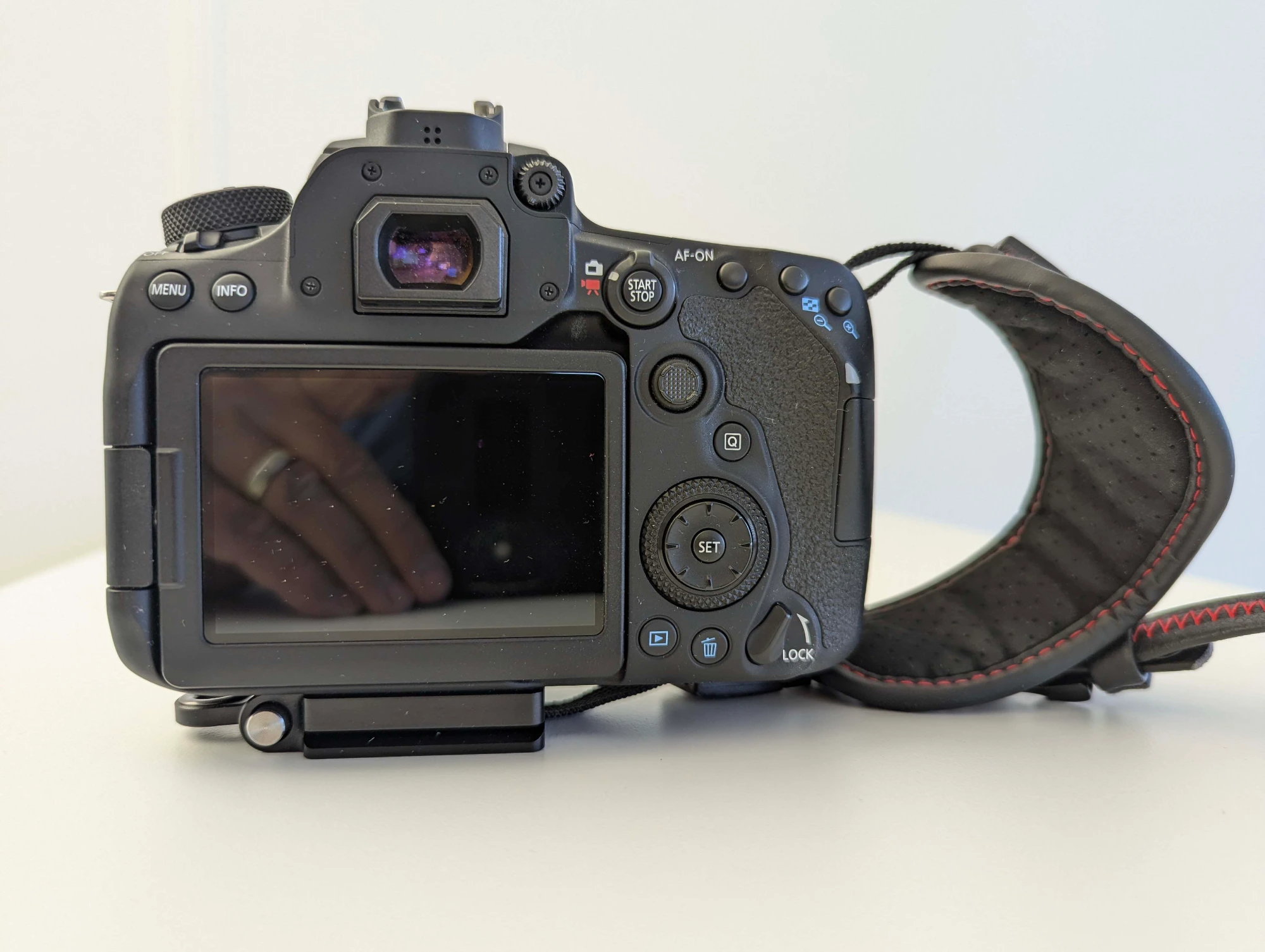 Produktbild Canon EOS 90D (32.50 Mpx, APS-C / DX)