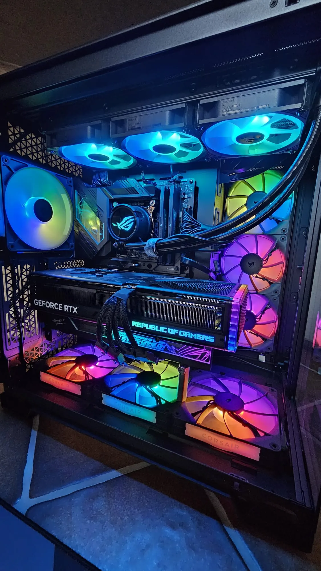 Actual product image ASUS GeForce ROG STRIX RTX 4090 OC Edition (24 GB)
