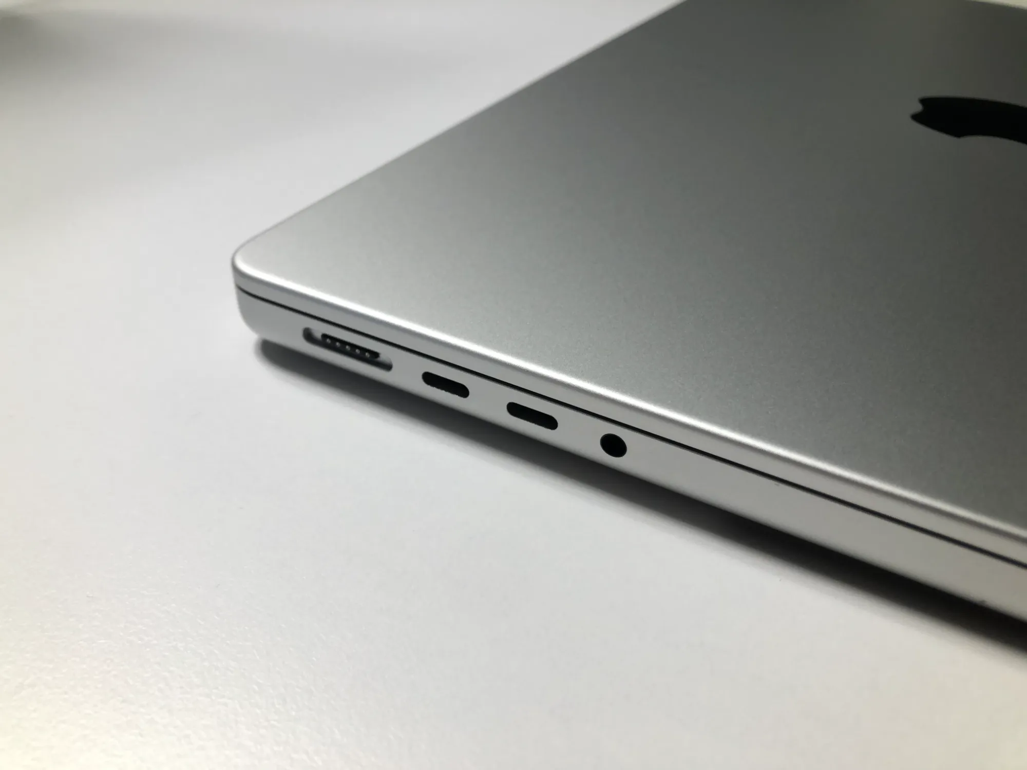 Produktbild Apple MacBook Pro – Late 2021 (14", M1 Pro, 16 GB, 512 GB, CH)