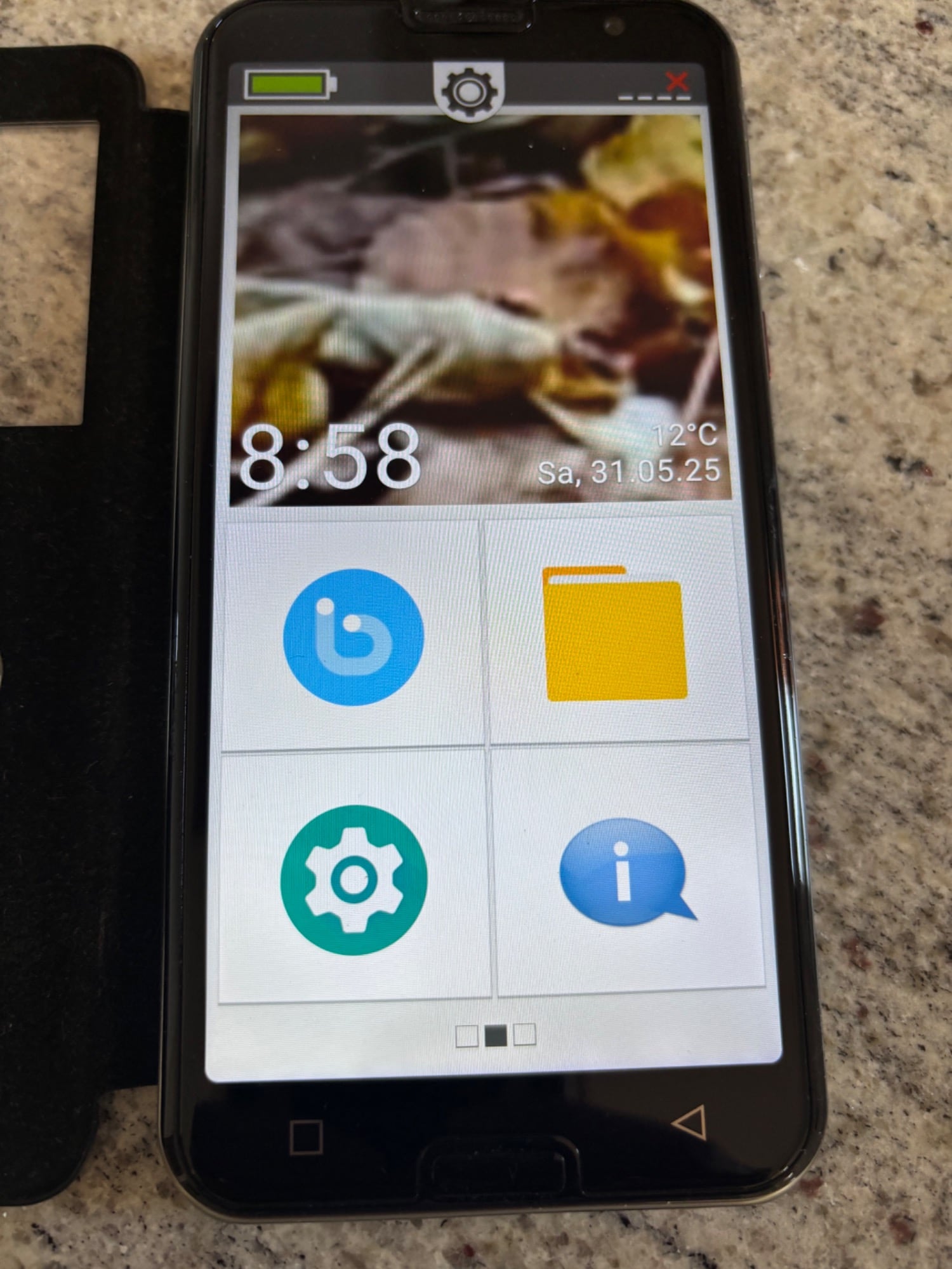 Produktbild Emporia Smart 5 (32 GB, Black, 5.50", Single SIM, 13 Mpx, 4G)