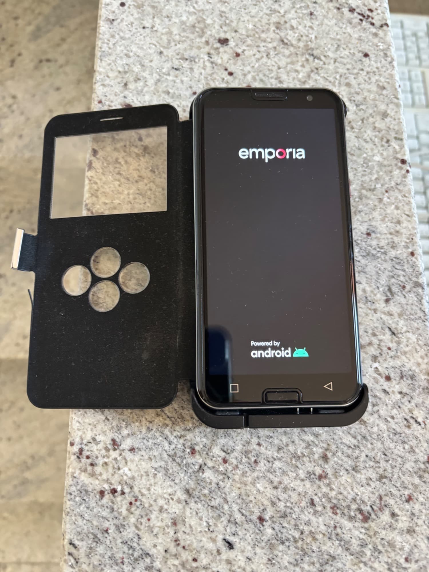 Produktbild Emporia Smart 5 (32 GB, Black, 5.50", Single SIM, 13 Mpx, 4G)