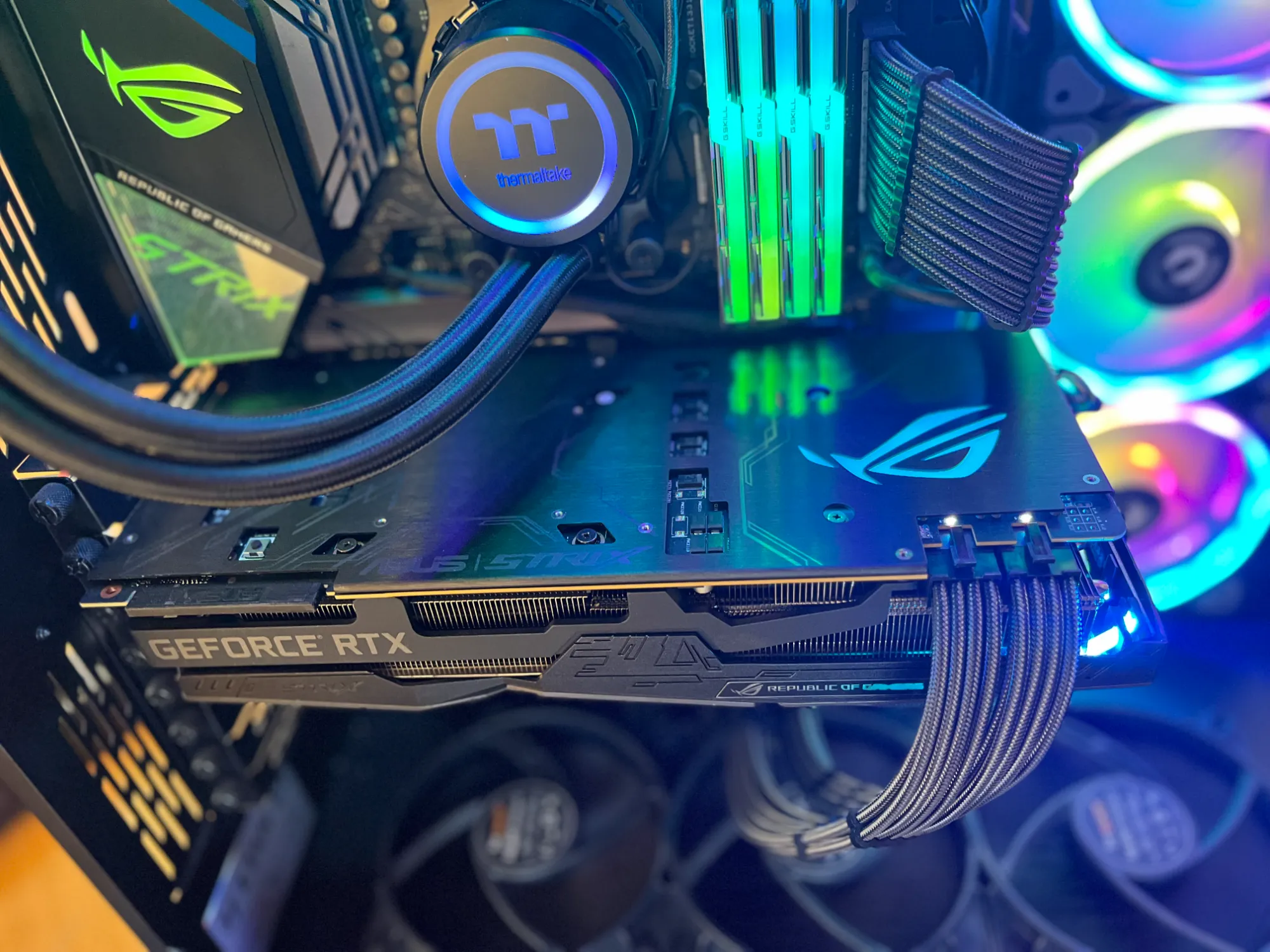 Actual product image ASUS GeForce RTX 2080 Ti ROG Strix O11G Gaming (11 GB)