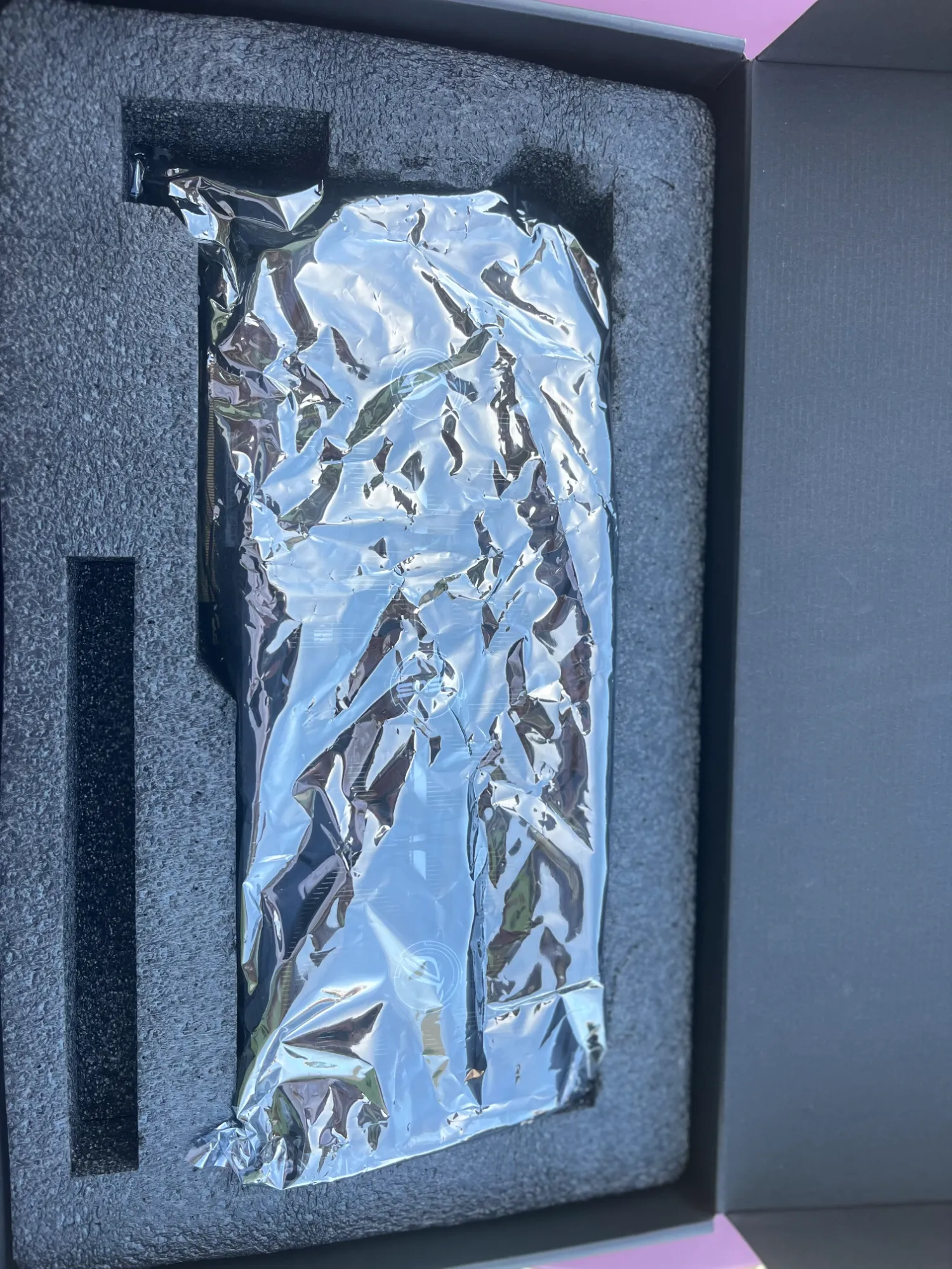 Actual product image ASUS GeForce RTX 2080 Ti ROG Strix O11G Gaming (11 GB)