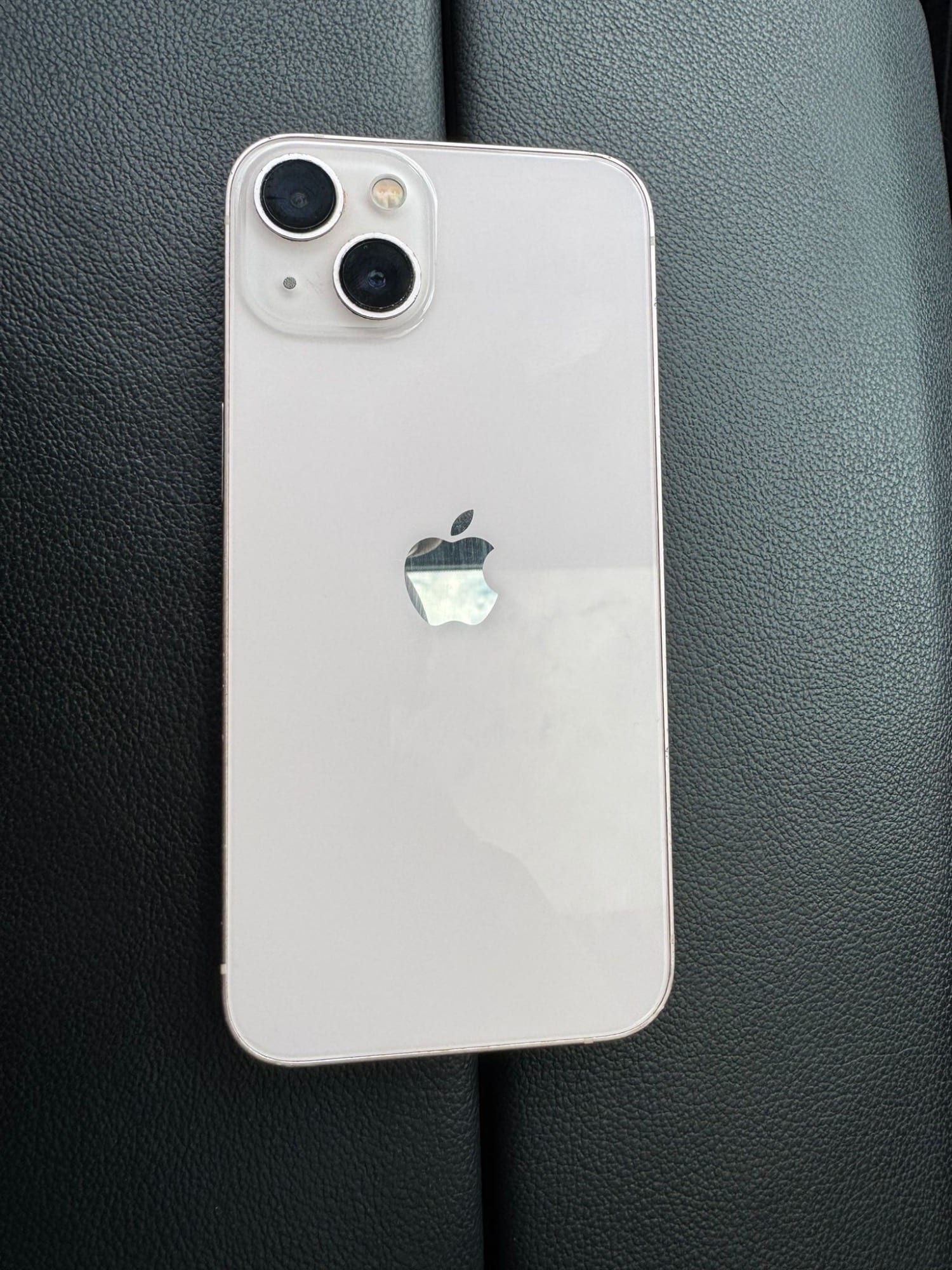 Actual product image Apple iPhone 13 (128 GB, Pink, 6.10", SIM + eSIM, 12 Mpx, 5G)