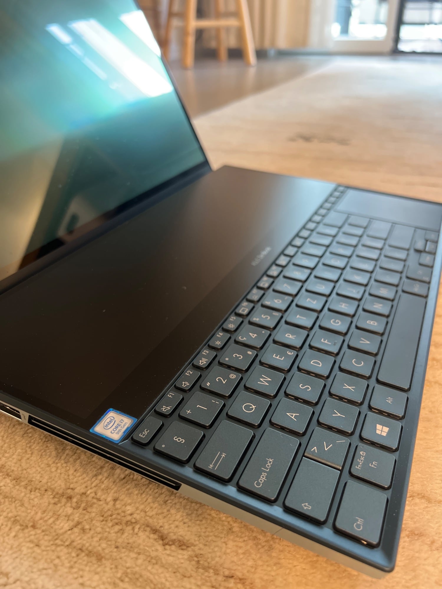 Produktbild ASUS ZenBook Pro Duo UX581GV-H2002R (15.60", Intel Core i7-9750H, 16 GB, 1000 GB, CH)