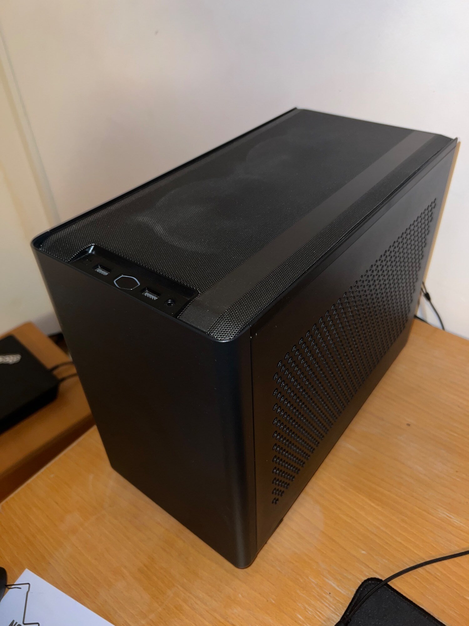 Actual product image Cooler Master NR200P MasterBox (Mini-ITX, Mini-DTX)