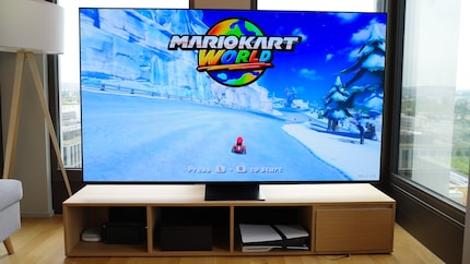 Ich habe mir zum Launch den Samsung QE83S95F gegönnt und bin sehr zufrieden – auch in Kombination mit der Switch 2.