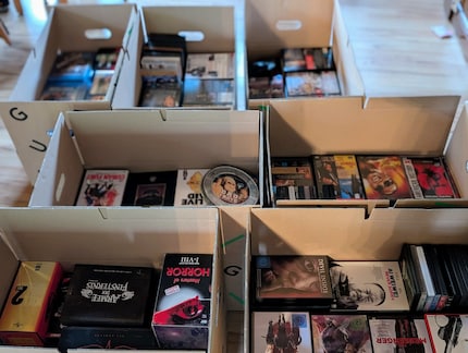 In einem Vierteljahrhundert angesammelt, an einem Morgen in Kisten verpackt.