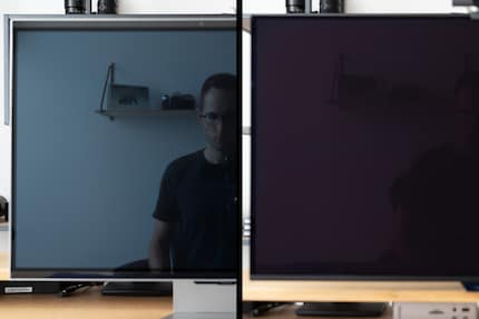Der Odyssey 3D (links) mit seinem glossy IPS-Display spiegelt extrem stark. Rechts zum Vergleich ein ebenfalls glänzender OLED, fotografiert mit den gleichen Kamera-Einstellungen.
