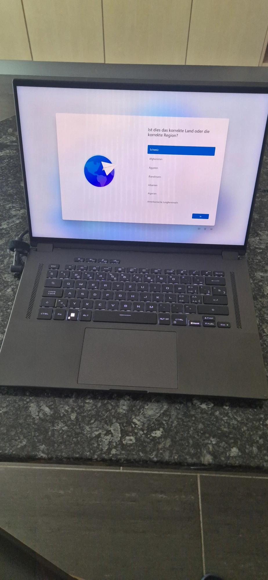 Produktbild ASUS ROG Flow X16 (16", AMD Ryzen 9 6900HS, 16 GB, 1000 GB, CH)