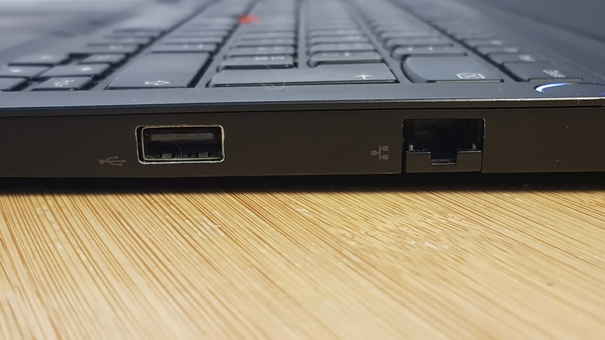 Produktbild Lenovo ThinkPad E14 (14", Intel Core i7-10510U, 8 GB, 512 GB, DE)