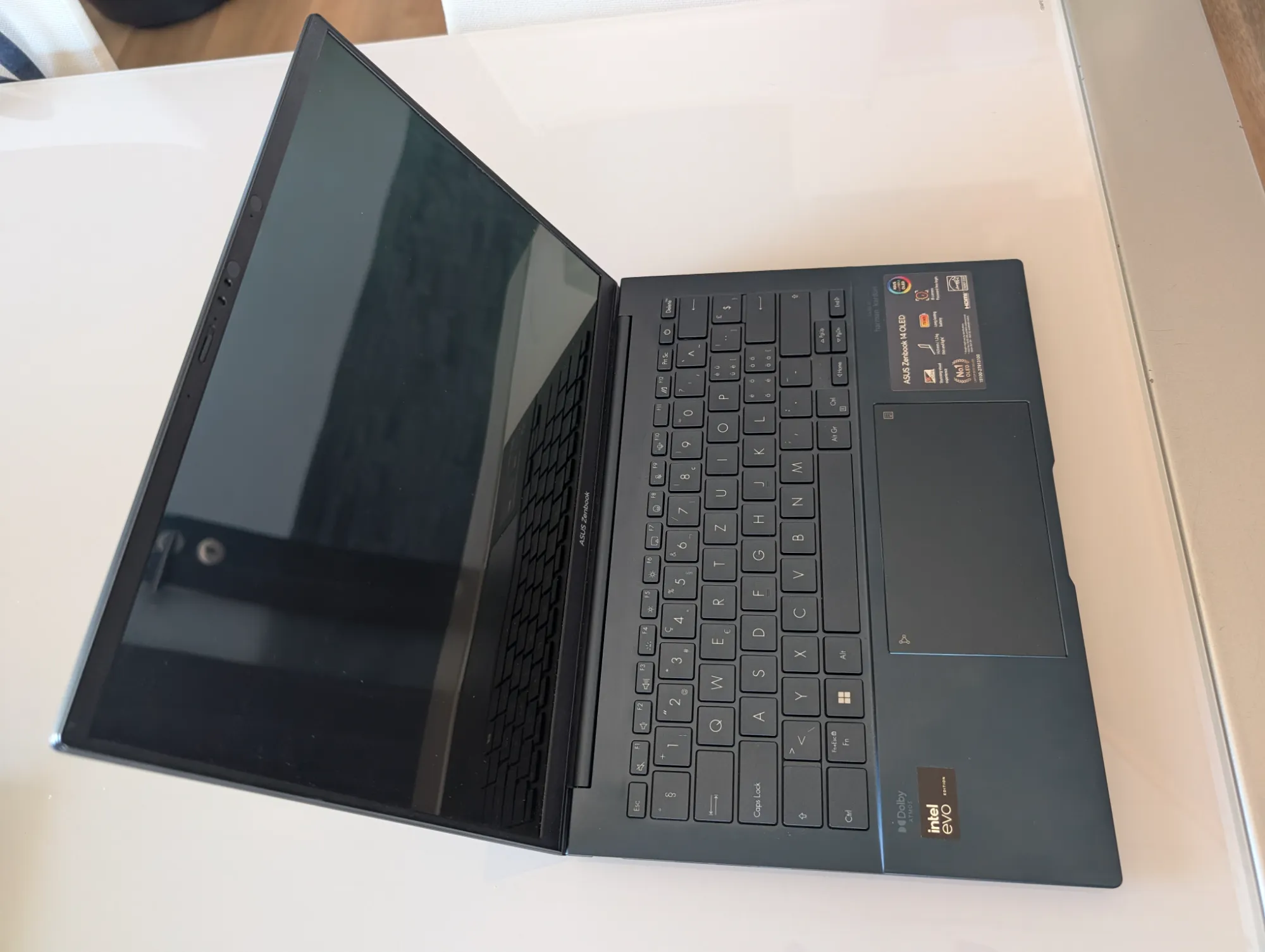 Actual product image ASUS Zenbook 14 OLED (14", Intel Core Ultra 9 185H, 32 GB, 1000 GB, CH)