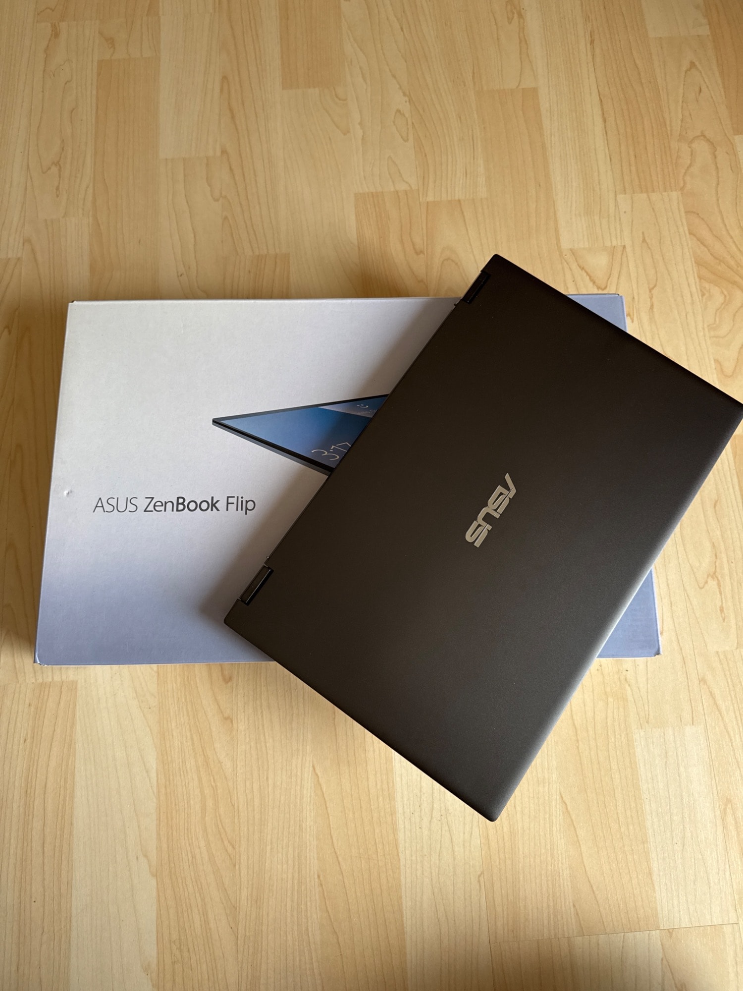 Produktbild ASUS ZenBook Flip 15 (15.60", Intel Core i7-10510U, 16 GB, 1000 GB, CH)
