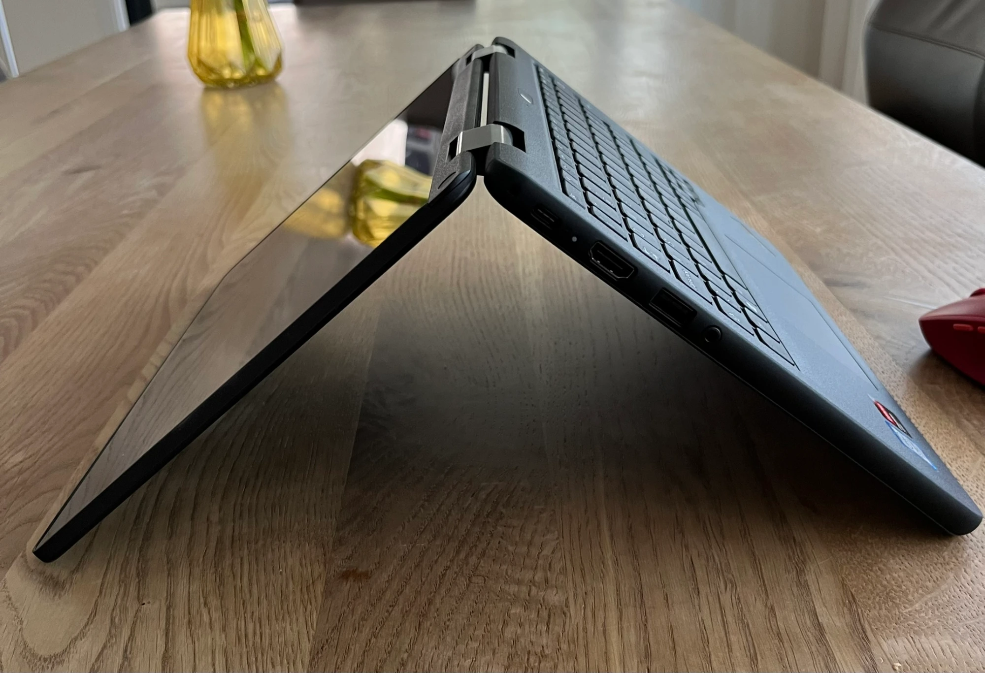 Produktbild Lenovo ThinkPad 11e Yoga Gen 6 (11.60", Intel Core M3-8100Y, 8 GB, 128 GB, CH)