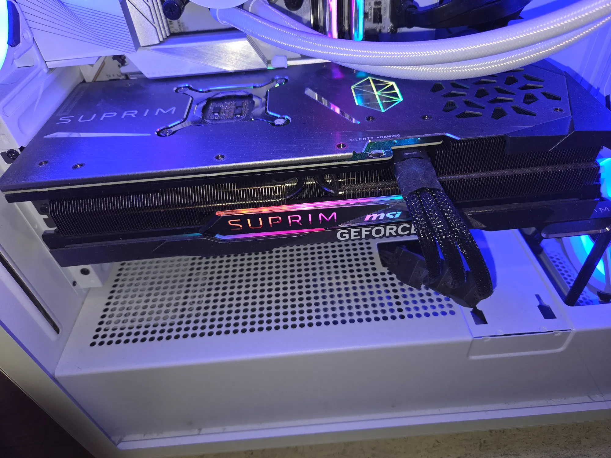Image du produit MSI GeForce RTX 4070 Ti SUPRIM X (12 Go)