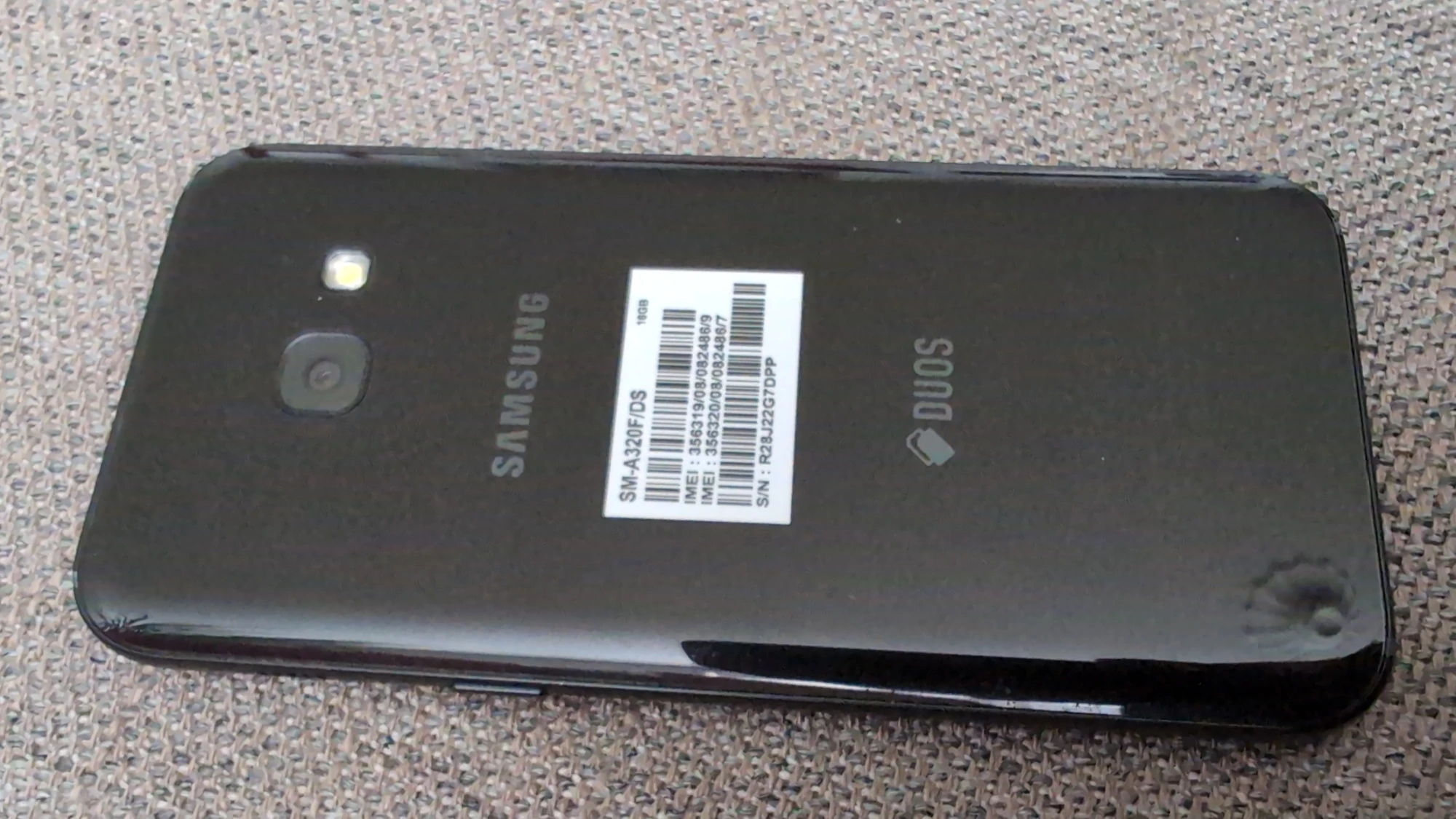 Immagine prodotto Samsung Galaxy A3 (2017) (16 GB, Black-Sky, 4.70", Doppia SIM Ibrida, 13 Mpx, 4G)