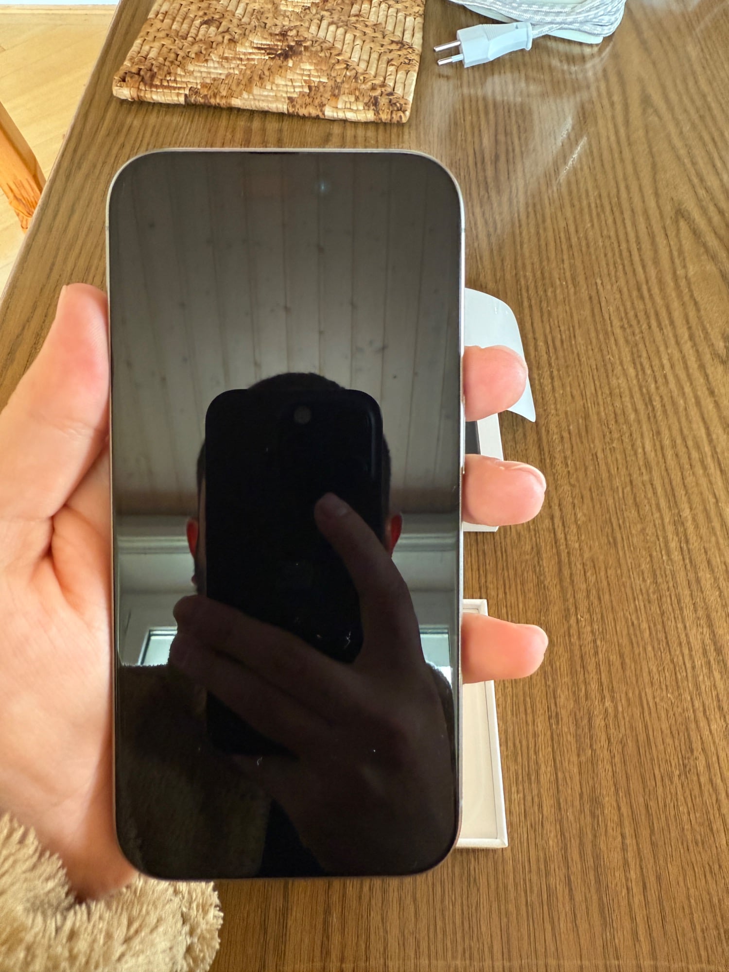 Image du produit Apple iPhone 15 Pro (256 Go, Titane naturel, 6.10", SIM + eSIM, 48 Mpx, 5G)
