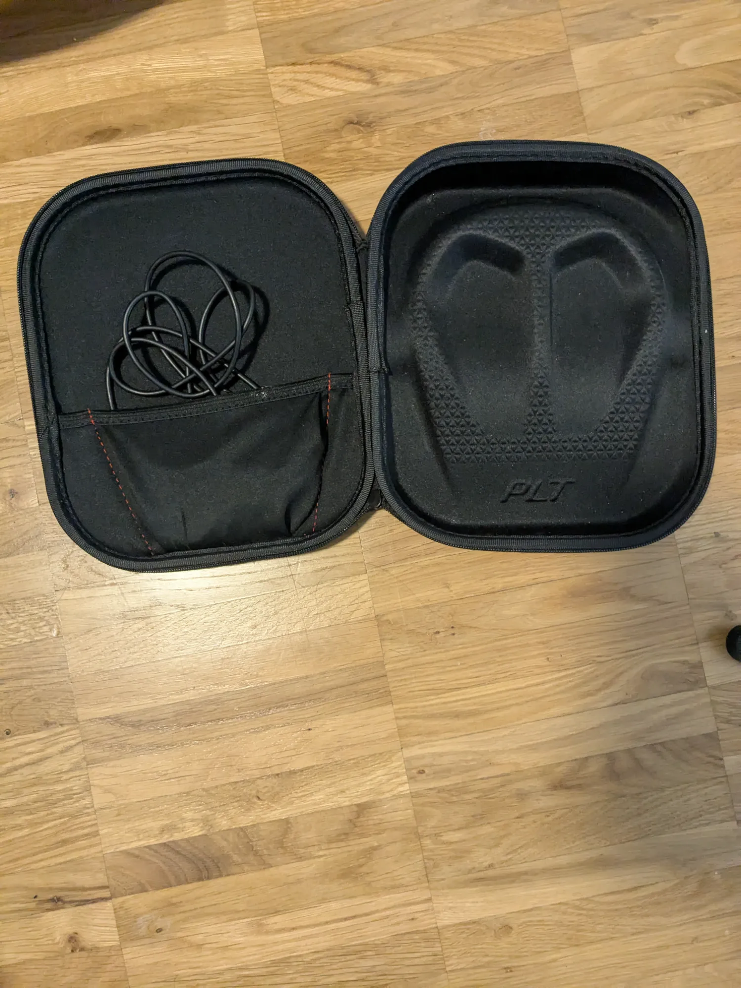 Produktbild Poly Voyager 6200 UC (Kabellos, USB Typ-B)