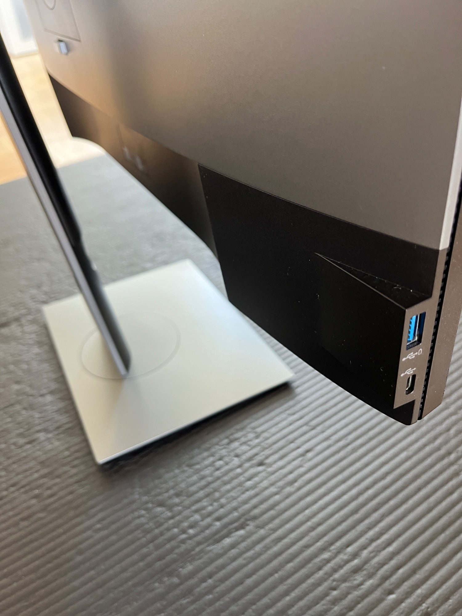 Actual product image Dell UltraSharp U2720Q (3840 x 2160 Pixels, 27")