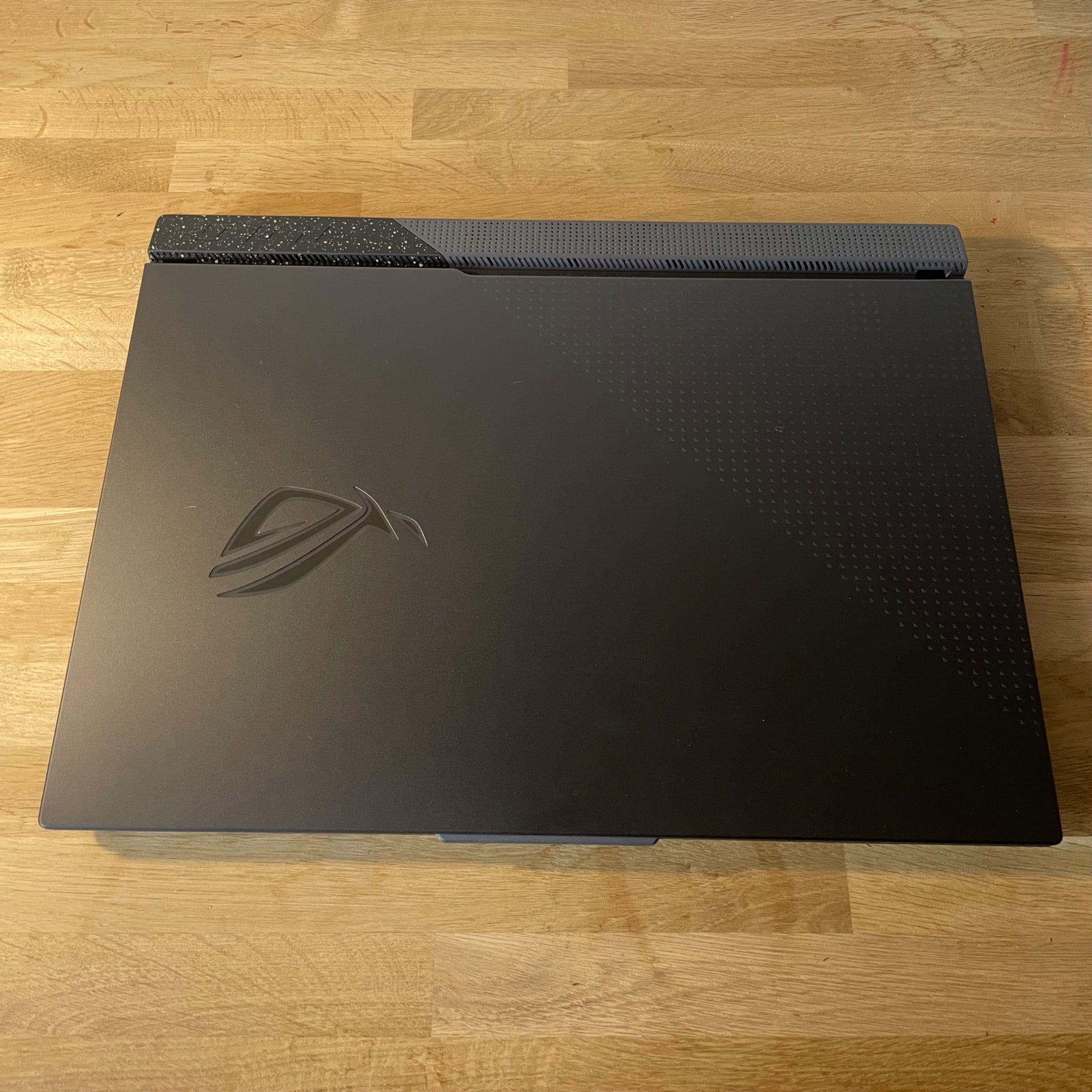 Actual product image ASUS ROG Strix G17 - RTX 4070 (17.30", AMD Ryzen 9 7940HX, 32 GB, 1000 GB, CH)