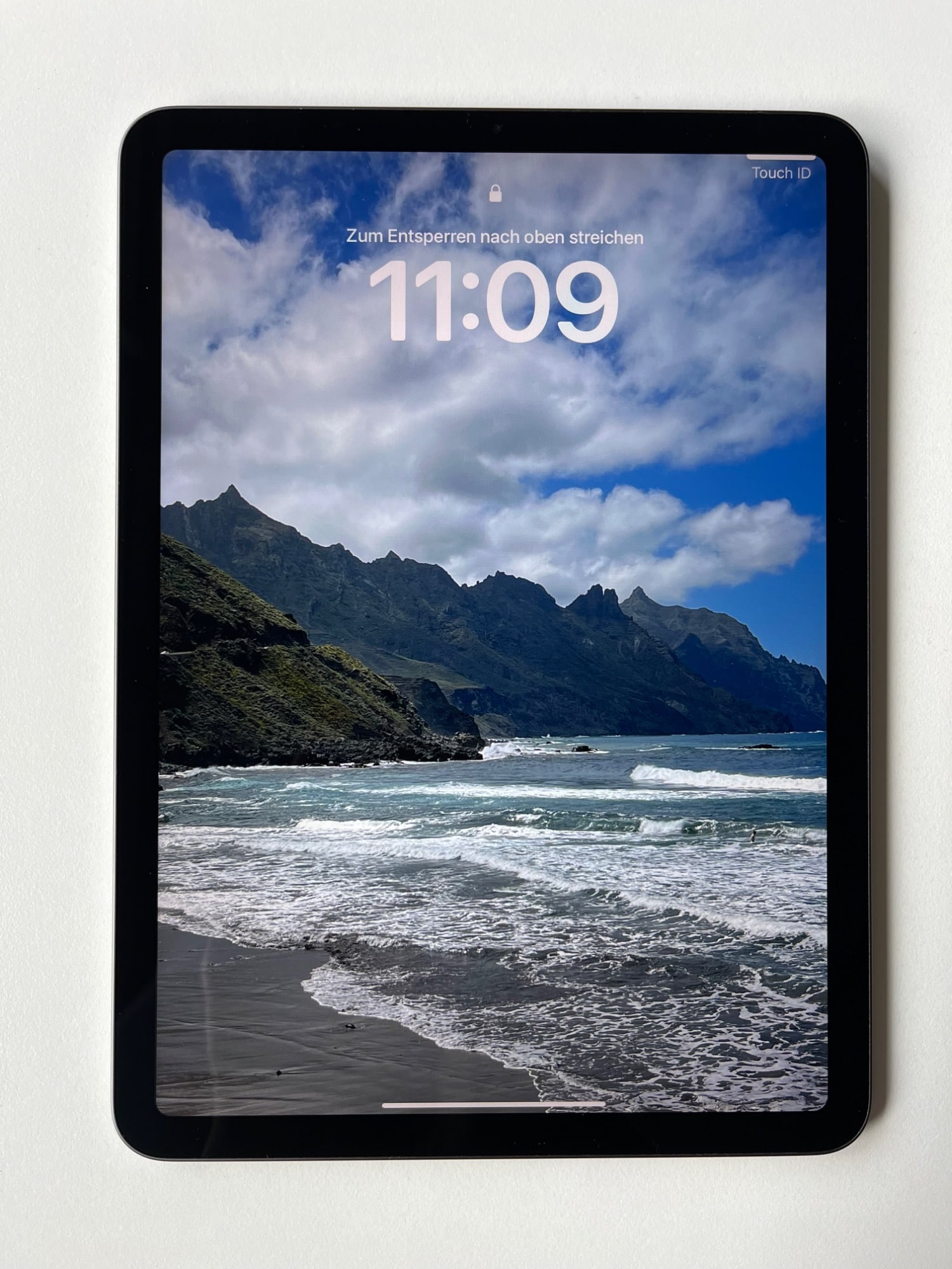 Produktbild Apple iPad Air 2022 (5. Gen) (nur WLAN, 10.90", 64 GB, Space Grey)