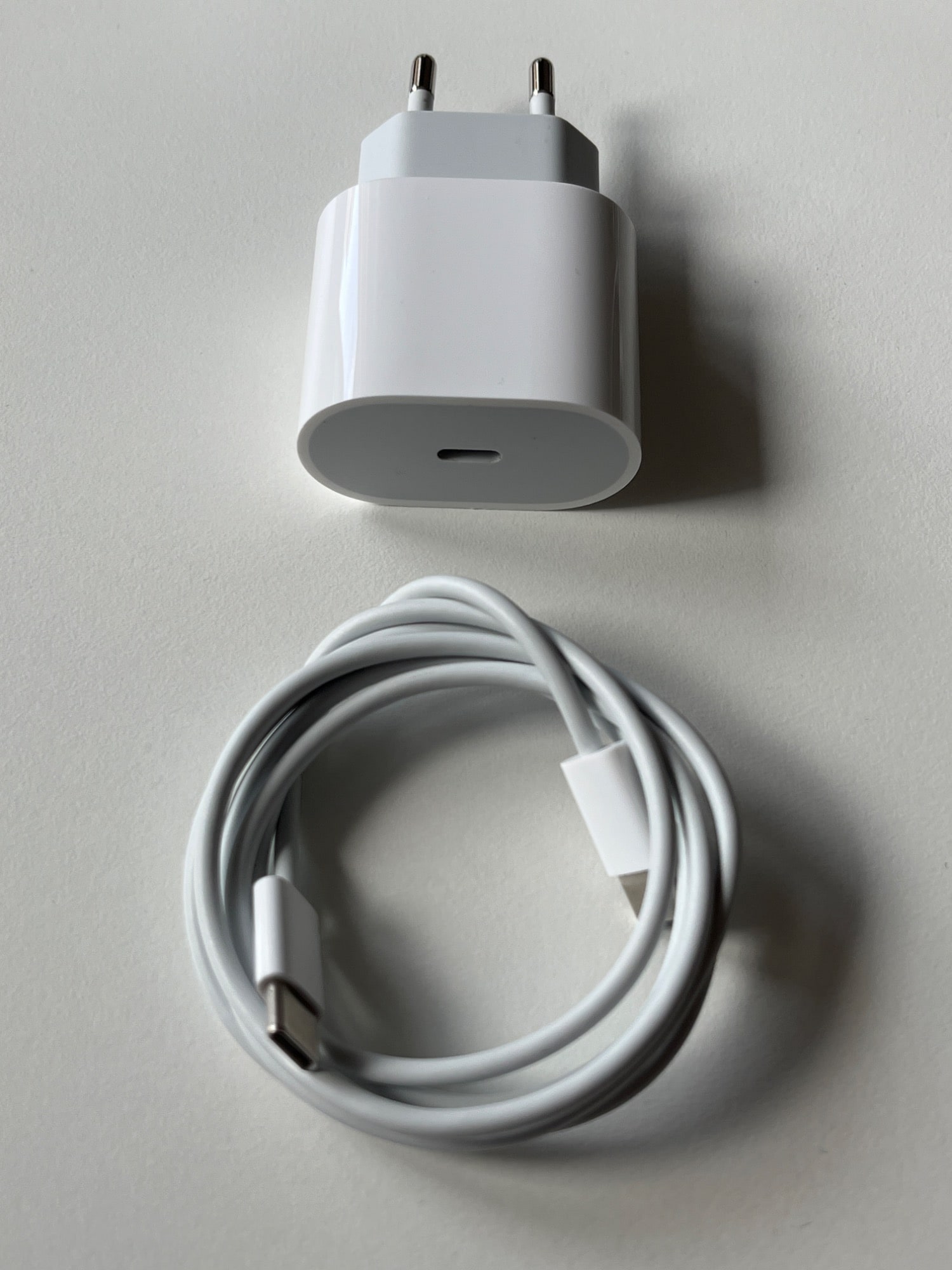 Produktbild Apple iPad Air 2022 (5. Gen) (nur WLAN, 10.90", 64 GB, Space Grey)