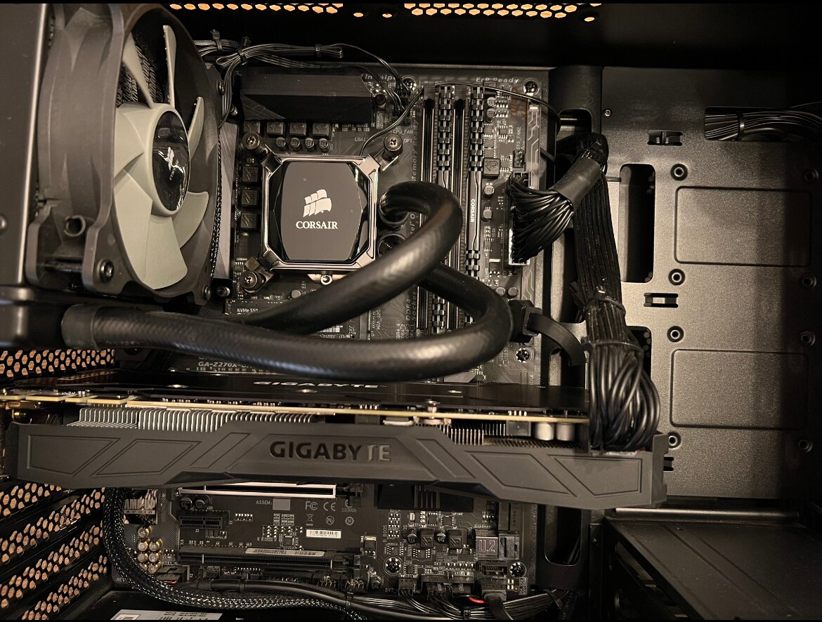 Produktbild Mifcom Savage Gtx 1080 Aorus (Intel Core i7-7700K, 16 GB, 500 GB)