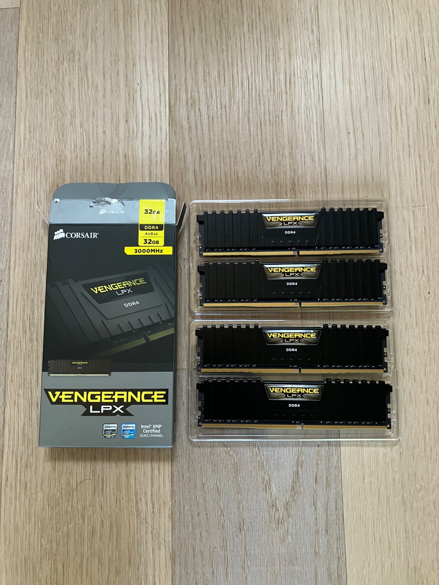Produktbild Corsair Vengeance LPX (4 x 8GB, 3000 MHz, DDR4-RAM, DIMM)