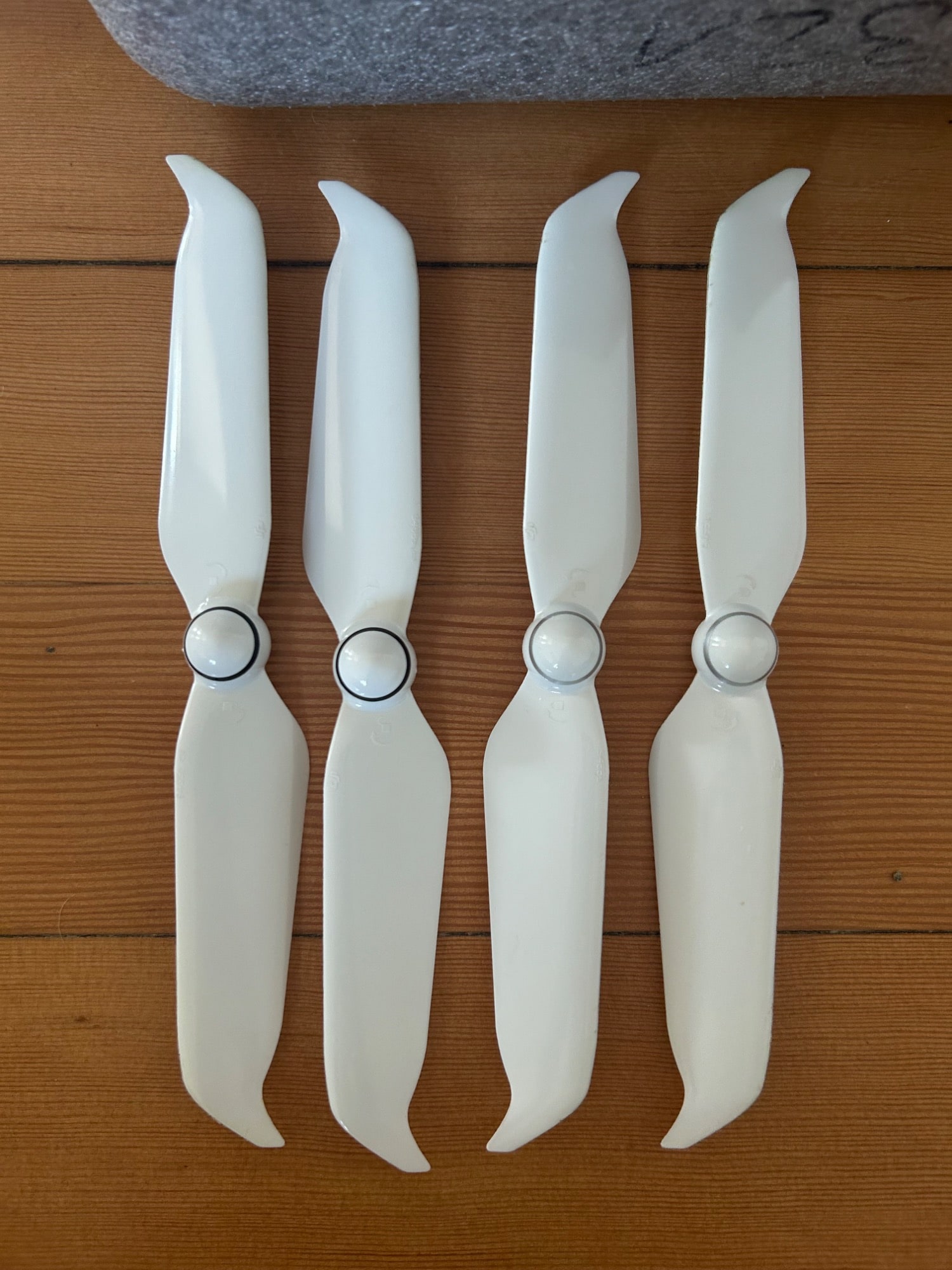 Immagine prodotto DJI Phantom 4 Pro (30 min, 1388 g, 20 Mpx)