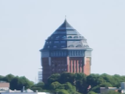 Bei so starkem Digitalzoom kann auch die KI nicht helfen.
