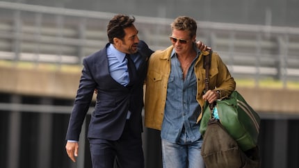Javier Bardem et Brad Pitt incarnent deux ex-pilotes de course qui veulent bousculer la Formule 1.