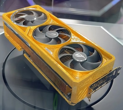 La RTX 5090D d'Asus ne brille pas seulement visuellement : avec cinq kilos d'or, la valeur pure des matériaux est d'environ 500 000 dollars.