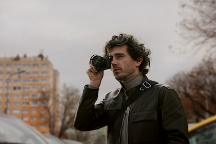 Avec un poids de 498 grammes, le Sony RX1R III pèse un tiers de moins que le Leica Q3. Il est également environ 40 pour cent moins volumineux.