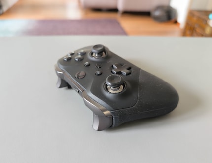 Hat schon einige Jahre auf dem Buckel, aber überzeugt noch immer: der Xbox Elite Series 2.