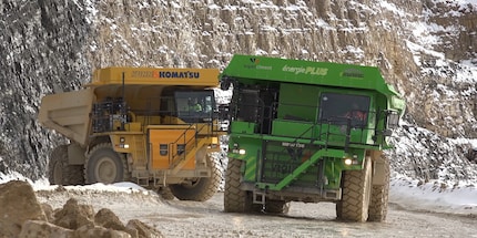 Der E-Dumper lässt seinen dieselbetriebenen Bruder ganz schön alt aussehen.