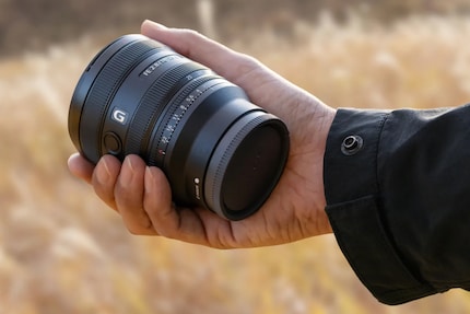 Das Sony FE 16-25mm f/2.8 G bleibt handlich und liefert trotzdem ab.