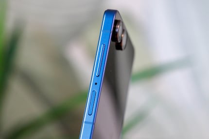 Der Fingerabdrucksensor befindet sich im schmalen Powerbutton.