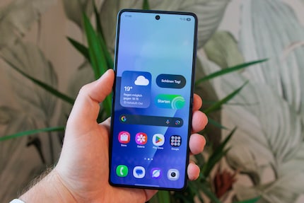 Das innere Display hat jetzt ein 21:9-Format.