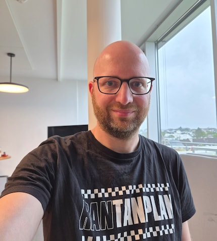 Selfie mit der Hauptkamera.