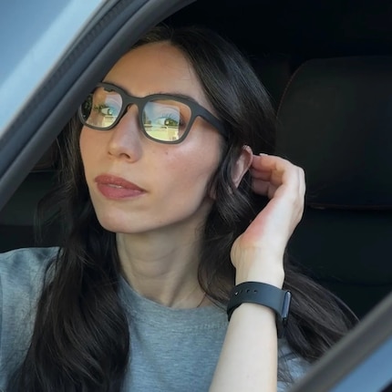 Die KI-Brille Halo wirkt auf den ersten Blick wie eine ganz normale, herkömmliche Brille