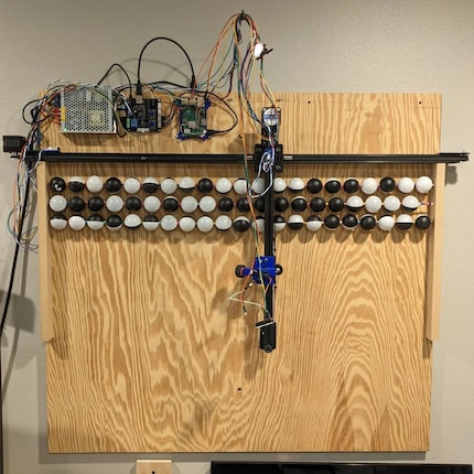 Der erste Prototyp hatte noch eine 21×3-Matrix und nutzte unter anderem Tischtennisbälle.