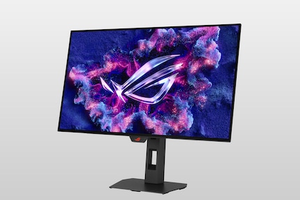 L'XG27AQWMG poggia su una base piatta invece del solito treppiede Asus.
