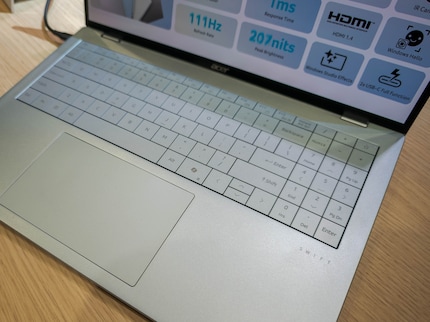 Das Swift Air ist groß genug für eine Tastatur mit Nummernblock.