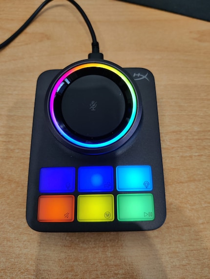 Mit der RGB-Basisstation lassen sich Audioeinstellungen, Makros und Verbindungen direkt anpassen.
