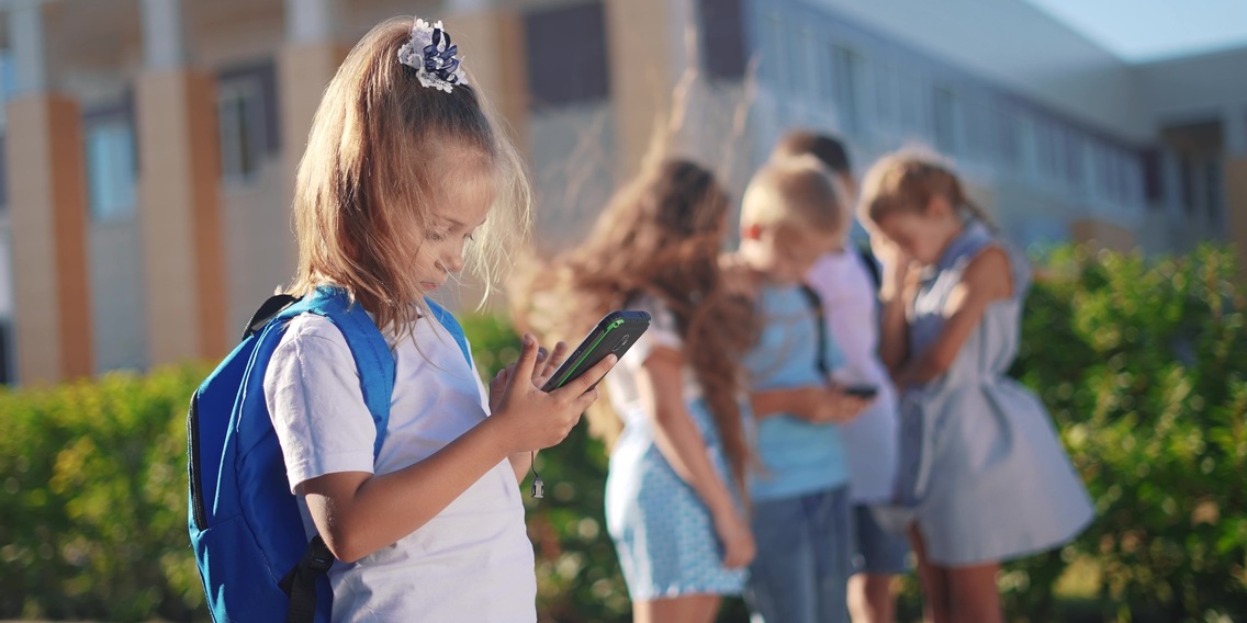 EKKJ rejects social media ban for children - Digitec