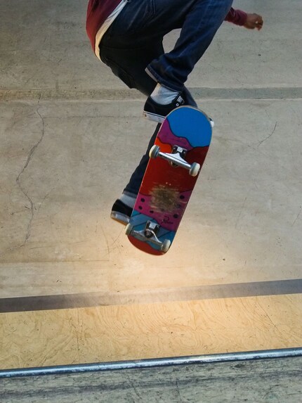 Bewegungsabläufe vorhersehen: Wann und wo der Skater aufspringt, ist relativ leicht zu antizipieren.
