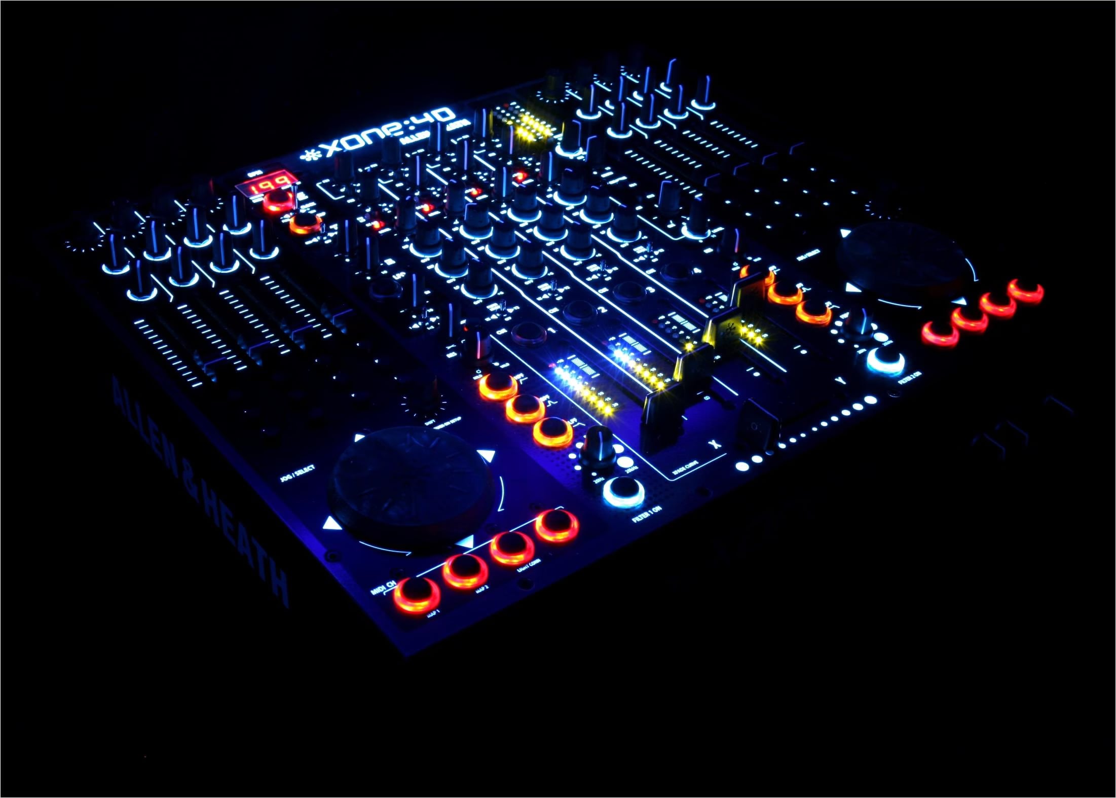 Allen & Heath Xone:4d - buy at Digitec