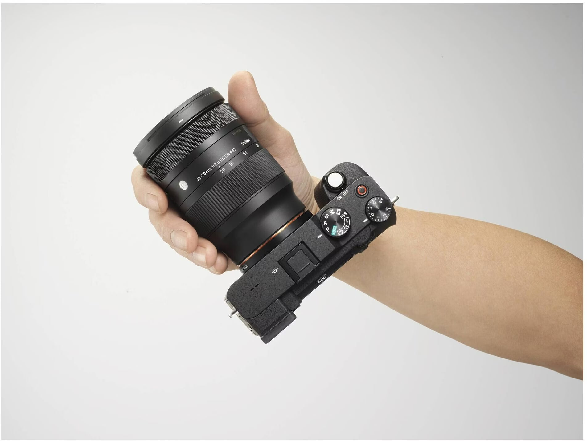Sigma 28-70 mm f/2.8 DG DN, Sony-E - kaufen bei Digitec - Digitec