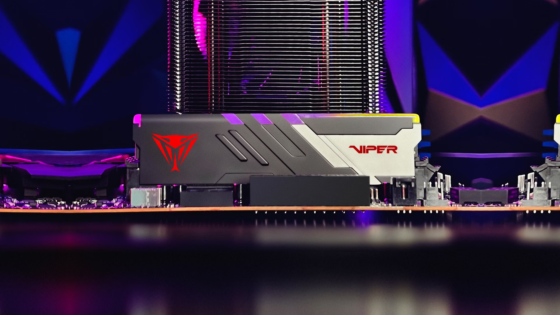 Patriot Viper Venom RGB (2 x 32GB, 6000 MHz, DDR5-RAM, DIMM) - Digitec