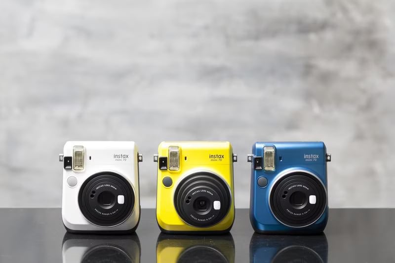 FUJI FILM INSTAX MINI 70 YELLOW ケースや他付き Fujifilm Instax